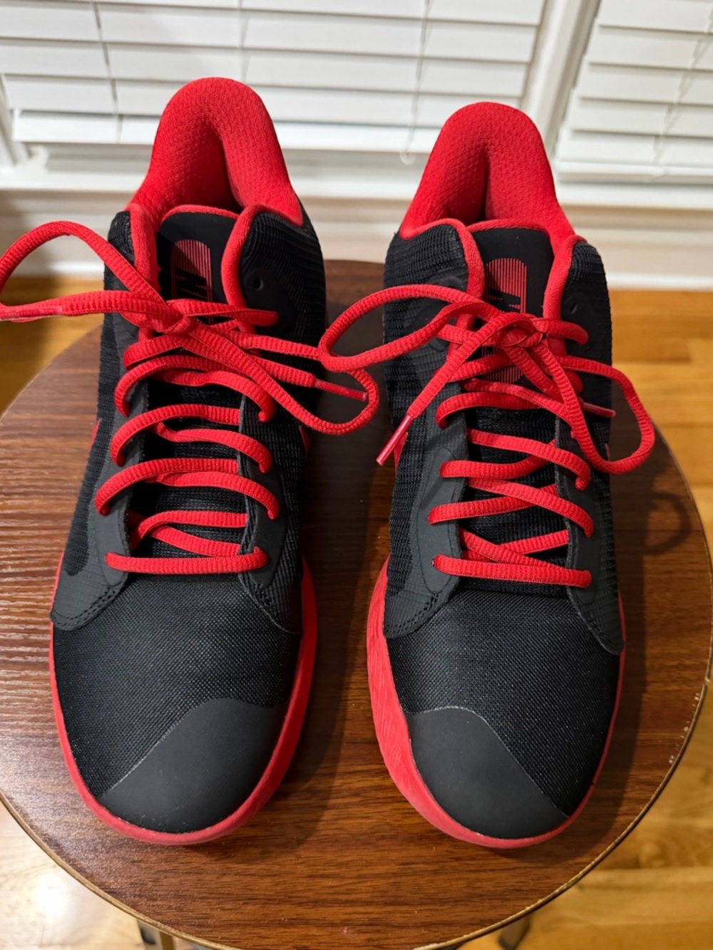 Nike Men's Black and Red Athletic Sneakers Size 9 ❤️🖤 Best Offer Accepted!
